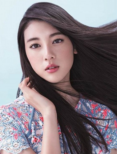 三吉彩花画像