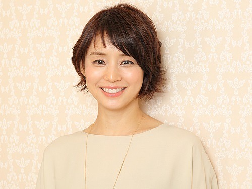 石田ゆり子ショートヘア画像