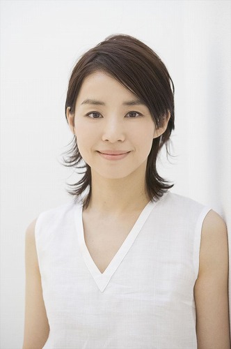 石田ゆり子ショートヘア画像