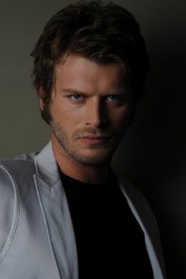 Kivanc Tatlitug (クヴァンチ・タトルトゥー)画像