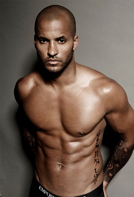 Ricky Whittle (リッキー・ウィットル)画像